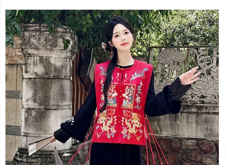 Long-Sleeve Crew Neck Floral Embroidered Top / High Rise Midi A-Line Velvet Skirt / Vest Product Image