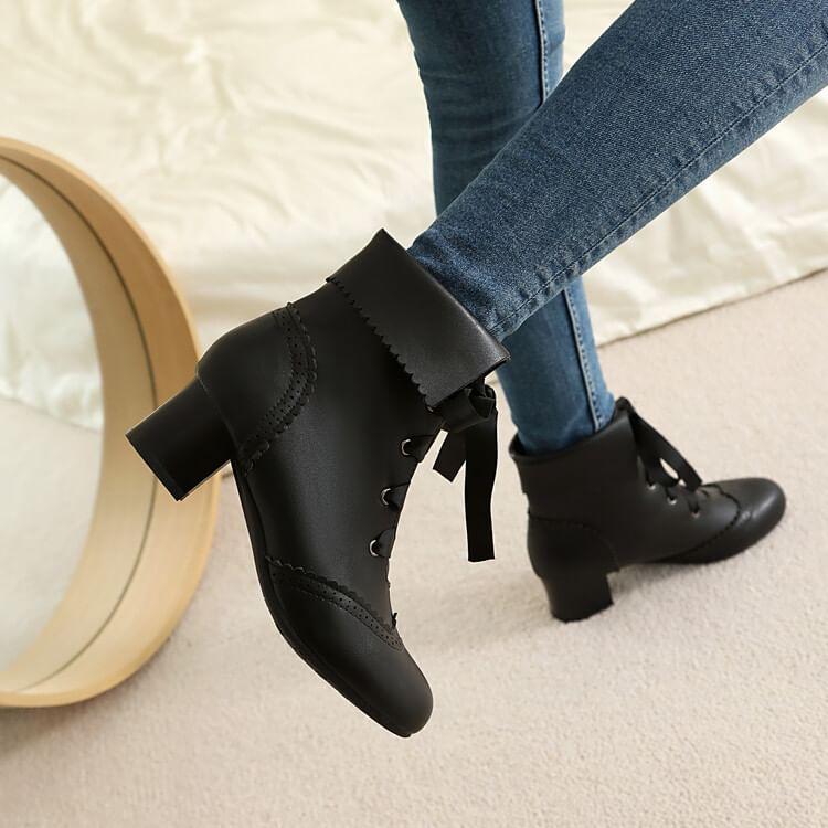 Chunky Heel Lace-Up Wingtip Brogue Short Boots Product Image