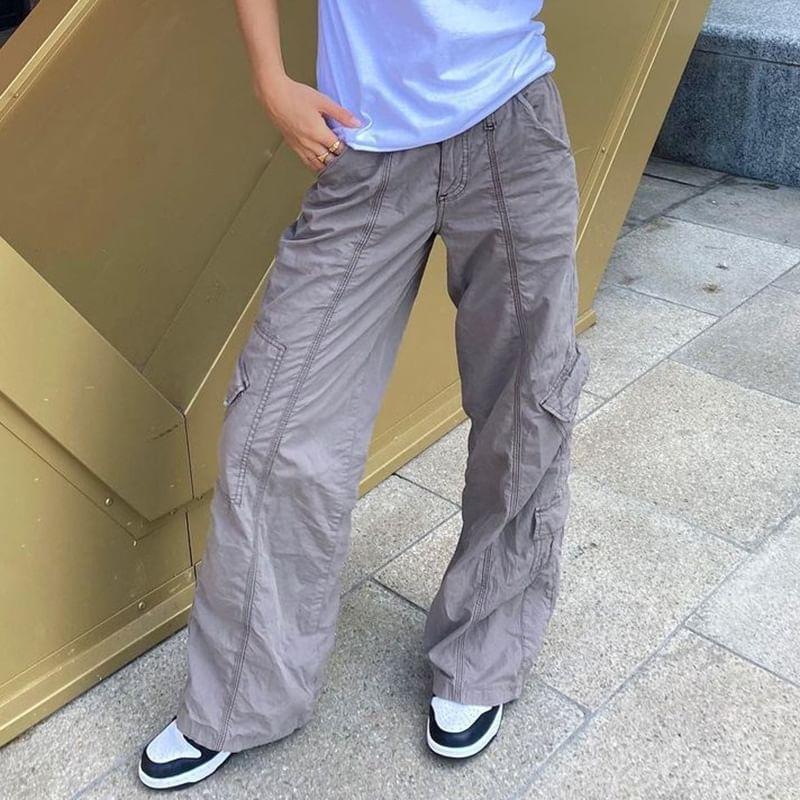 Low-Rise Loose-Fit Cargo Pants Product Image