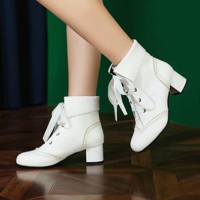 Chunky Heel Lace-Up Wingtip Brogue Short Boots Product Image