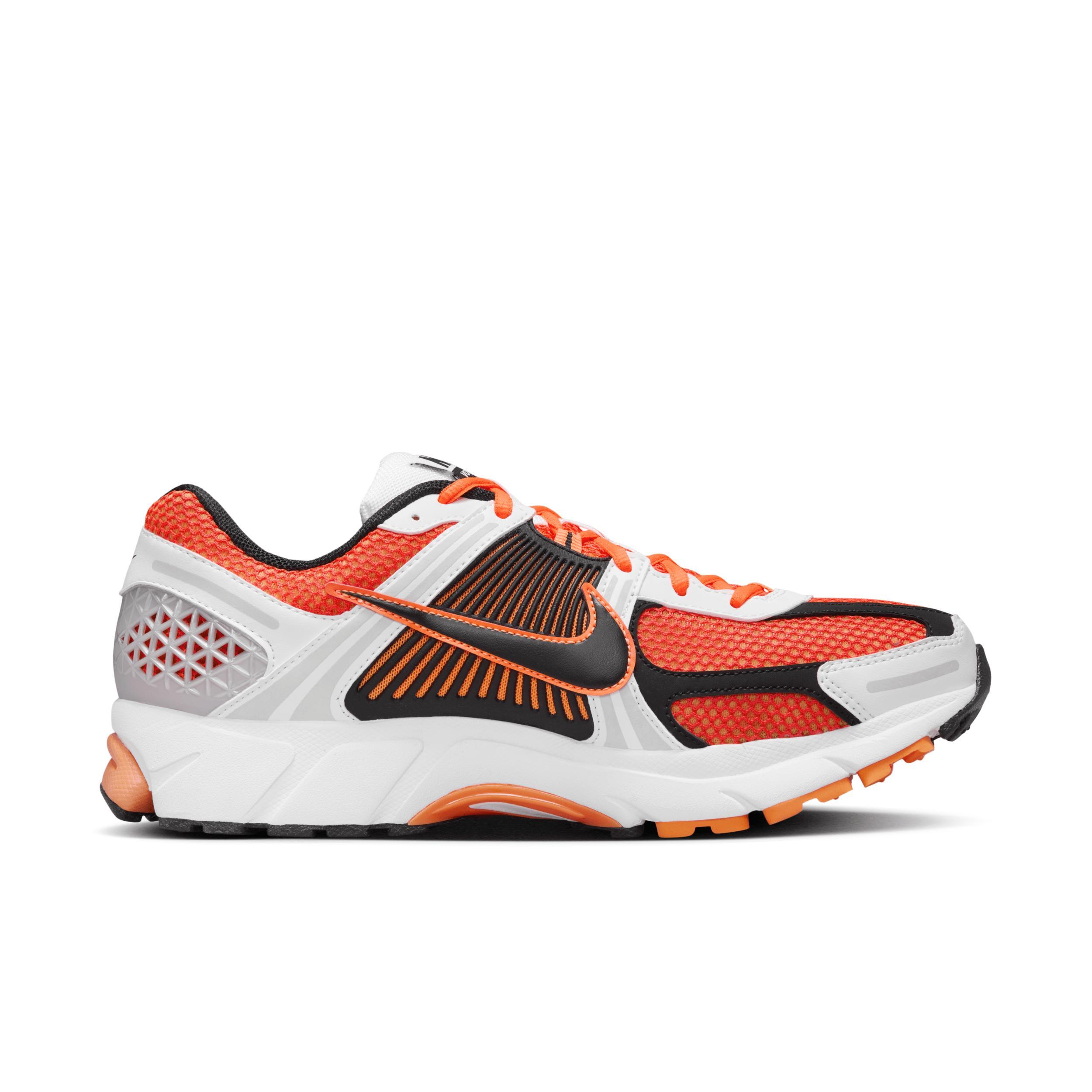 Nike Men's Zoom Vomero 5 Shoes Product Image