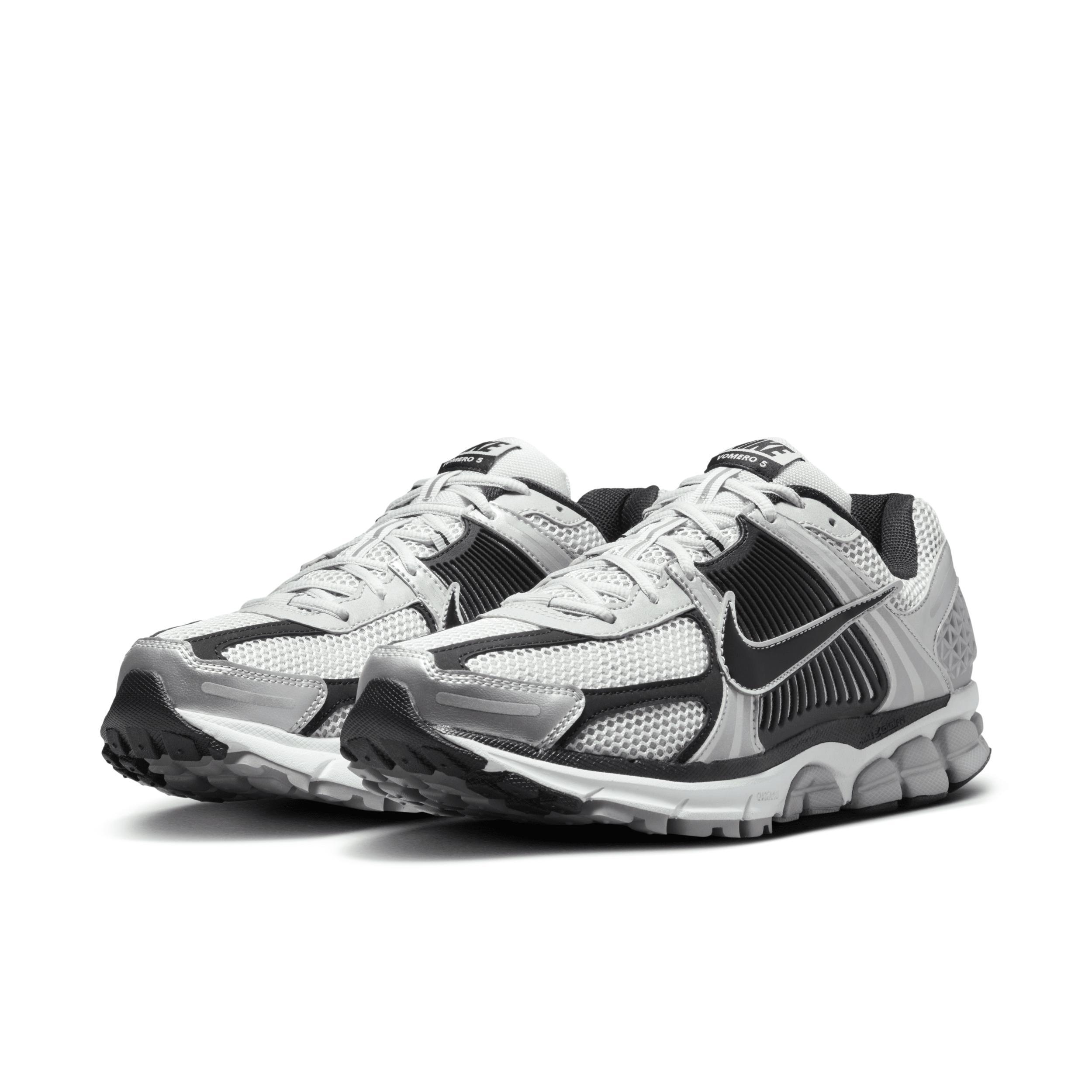 Nike Men's Zoom Vomero 5 Shoes Product Image