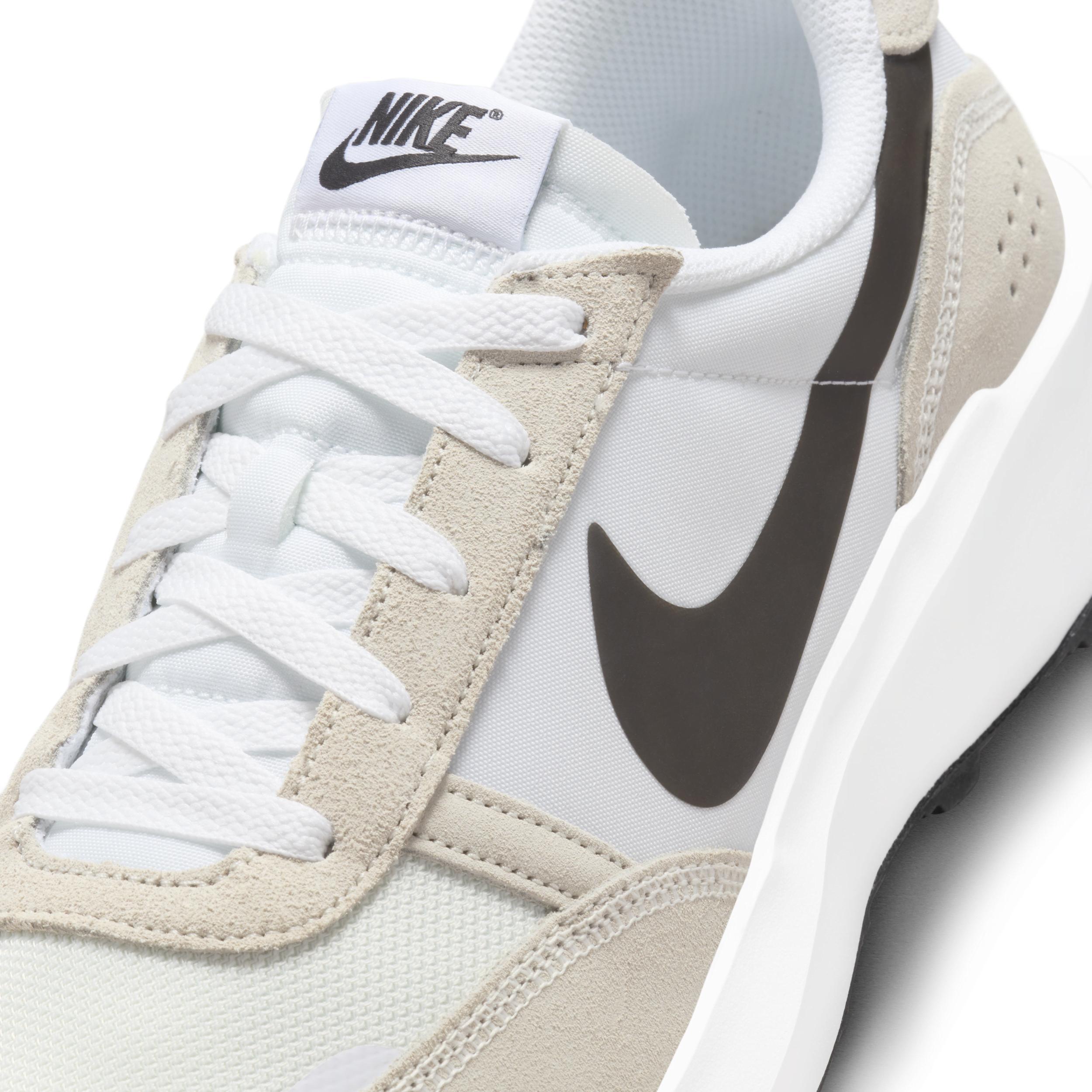 Nike Men's Waffle Nav Shoes Product Image