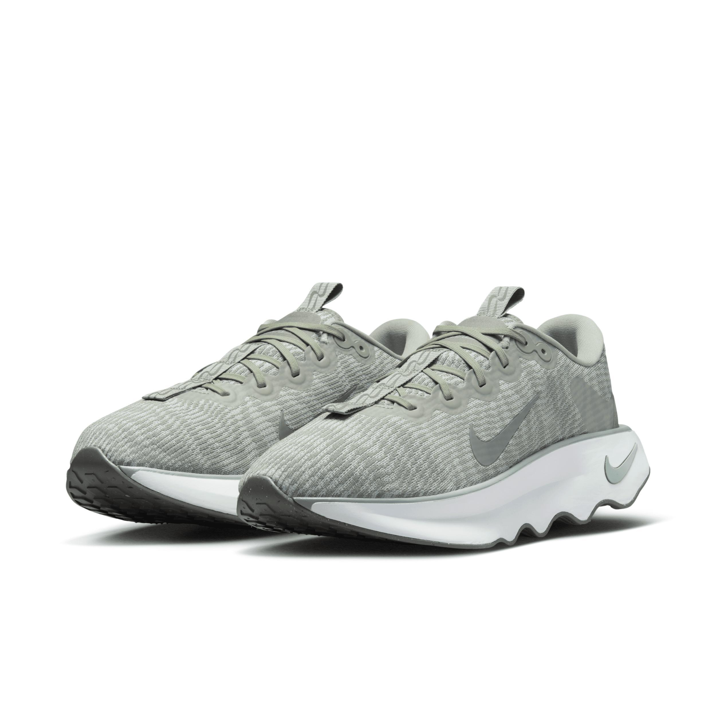 Nike Men's Motiva Walking Shoes Product Image