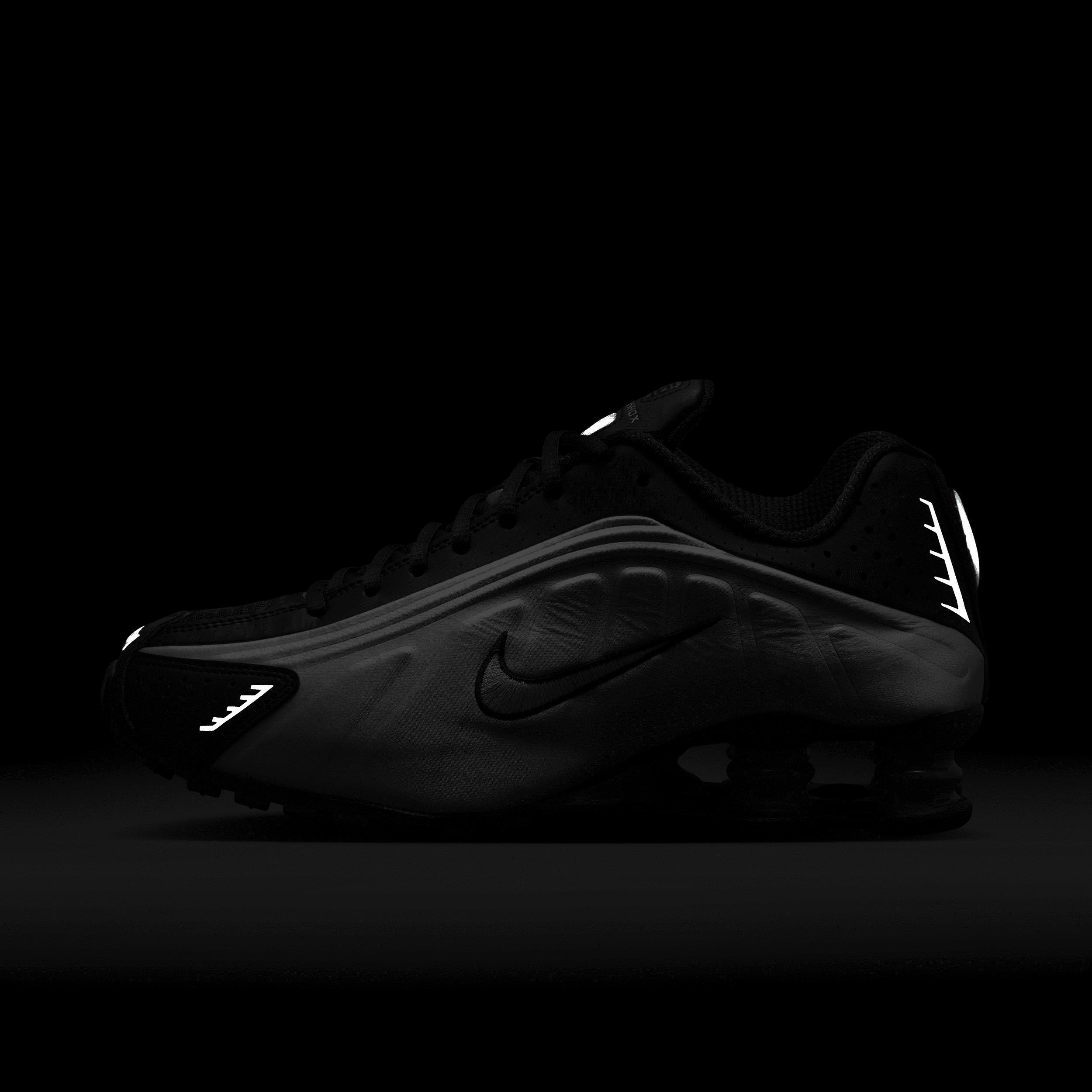 Nike Women's Shox R4 Shoes Product Image