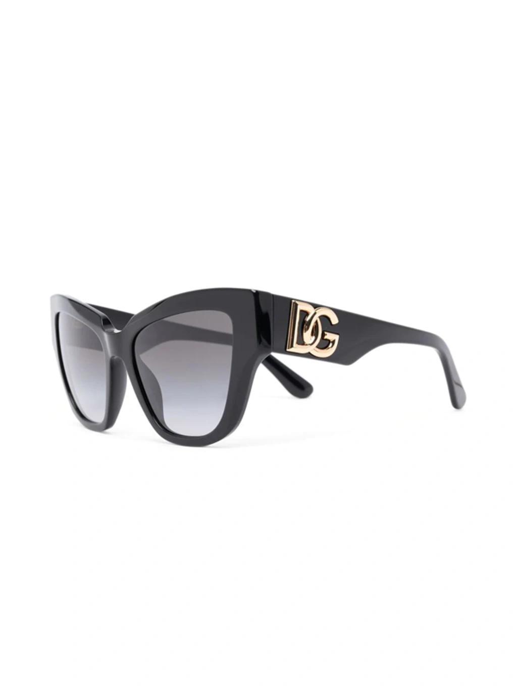 Logo-plaque Butterfly-frame Sunglasses In Black Product Image