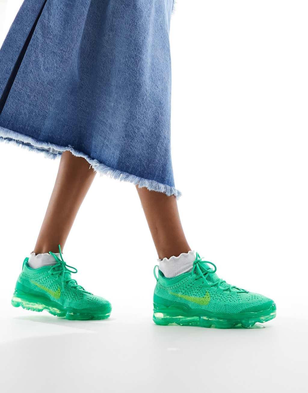 Nike Air Vapormax 2023 sneakers in electric green Product Image