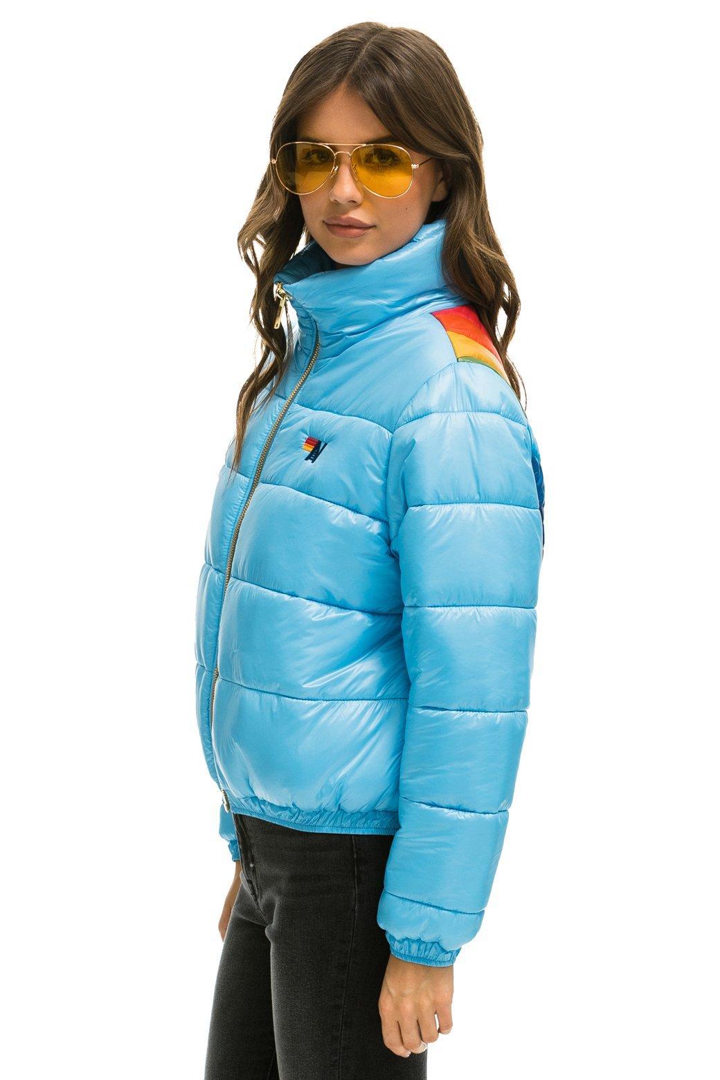 SUNBURST APRES PUFFER JACKET - GLOSSY SKY Female Product Image