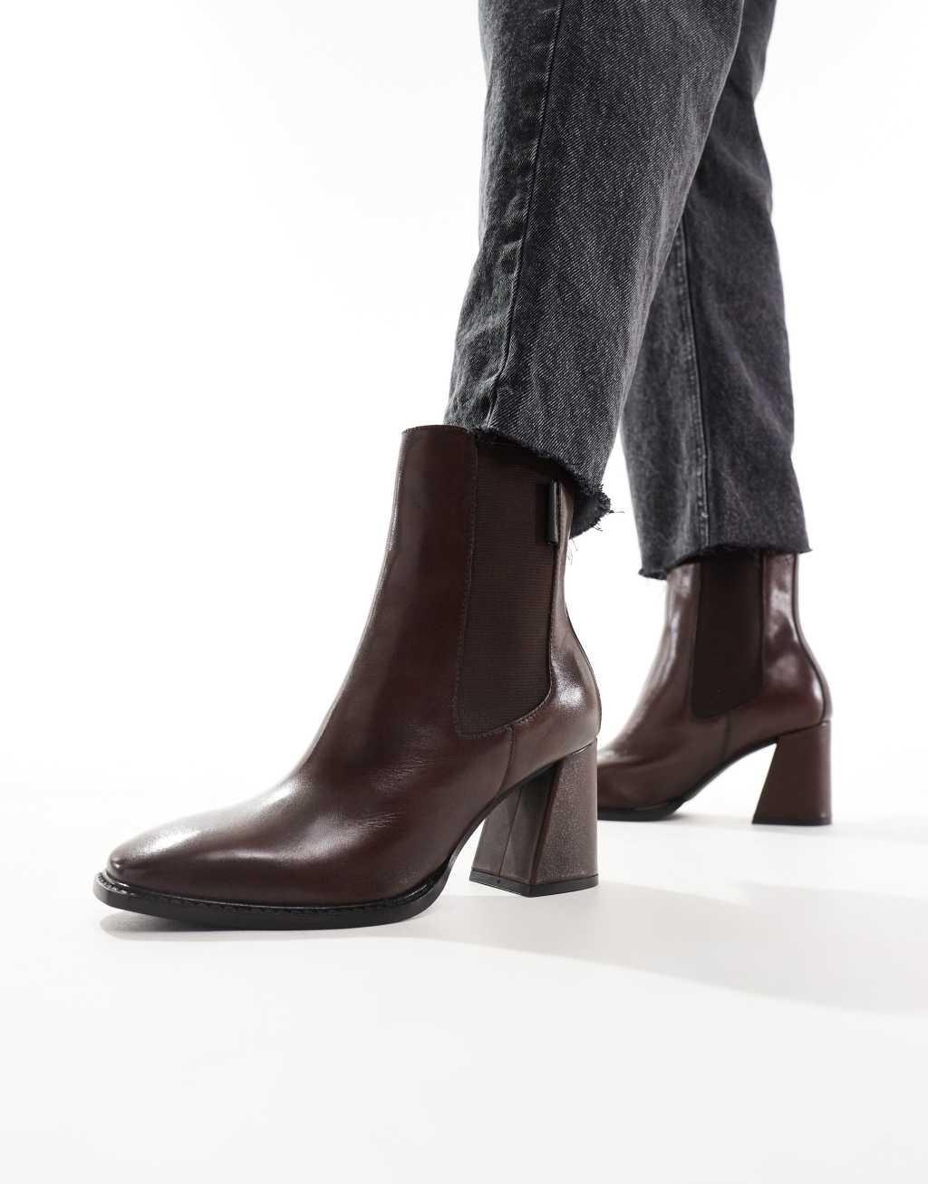 Walk London Frankie boots in brown leather Product Image