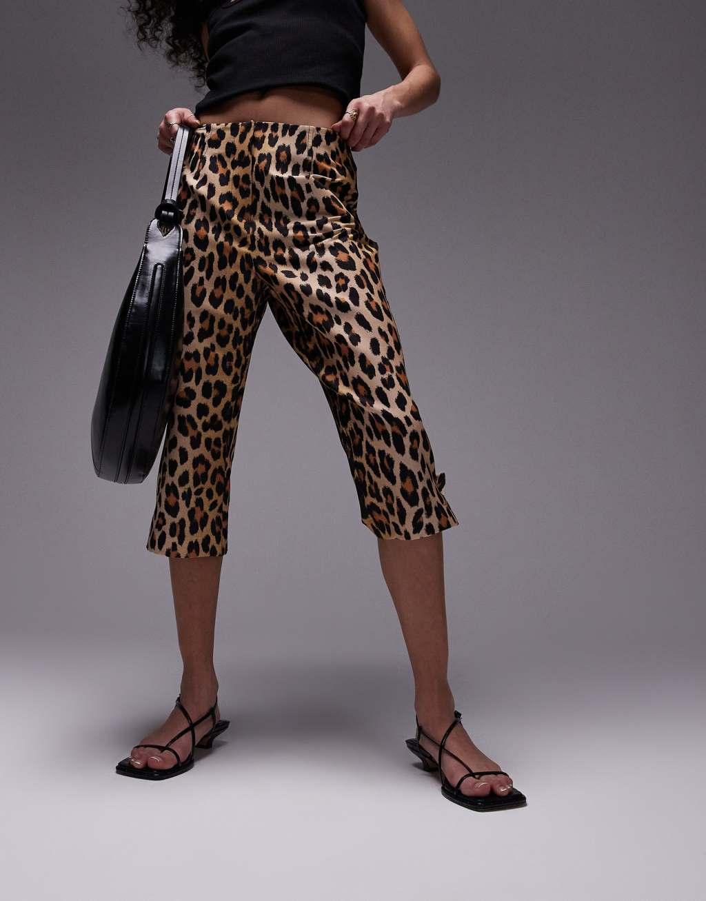 Topshop leopard print capri Product Image