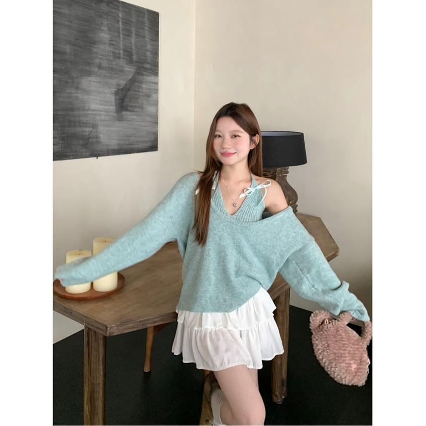 Halter V-Neck Bow Accent Crop Knit Top / Off-Shoulder Sweater Product Image