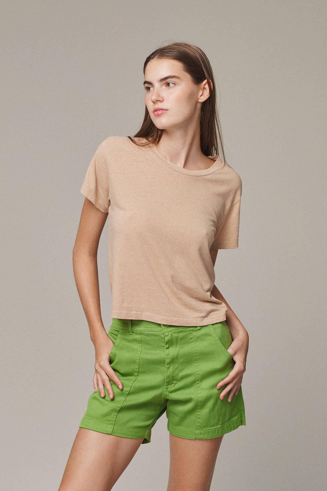 Cropped Lorel Tee Female Product Image