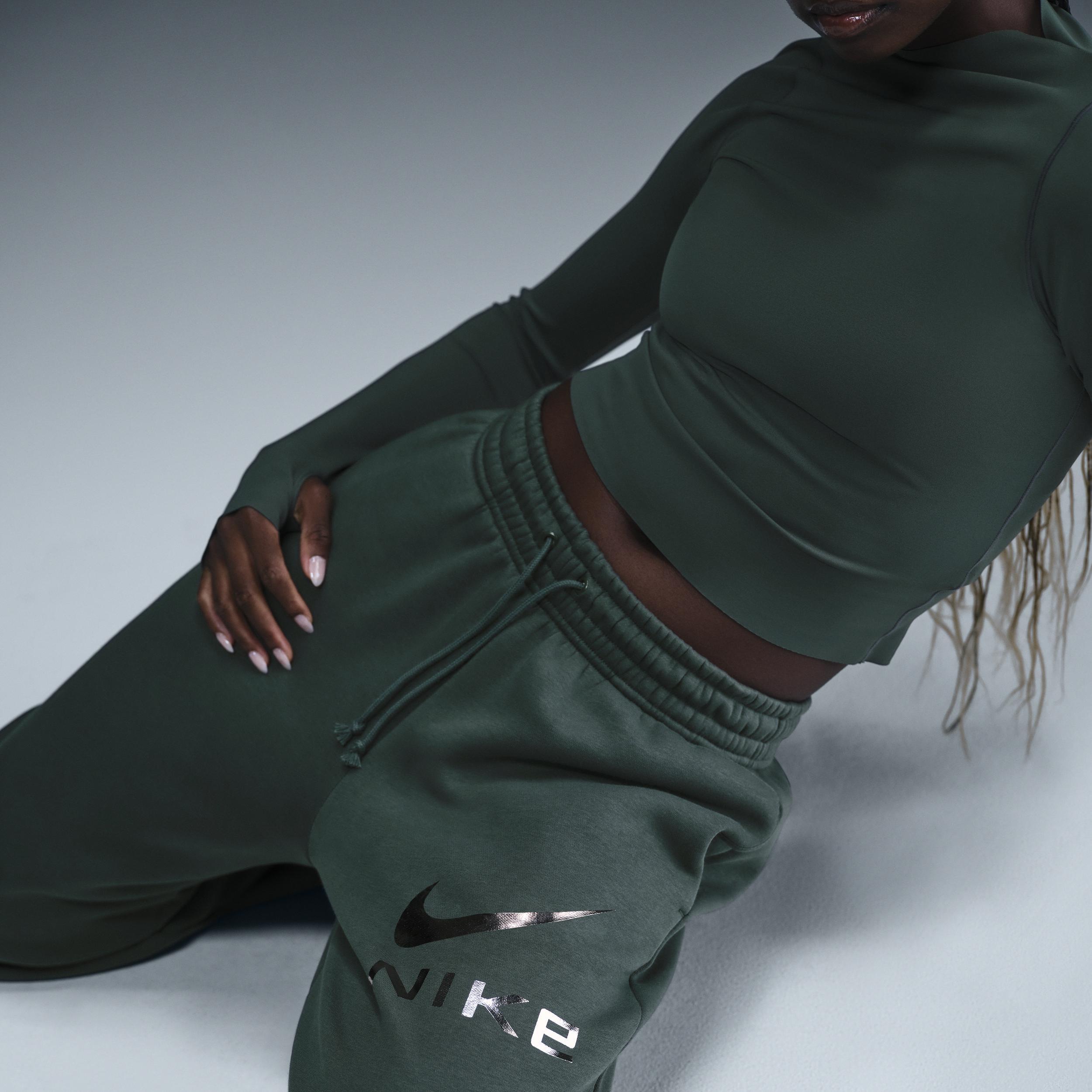 Women's Nike Sportswear Phoenix Fleece High-Waisted Oversized Pants Product Image