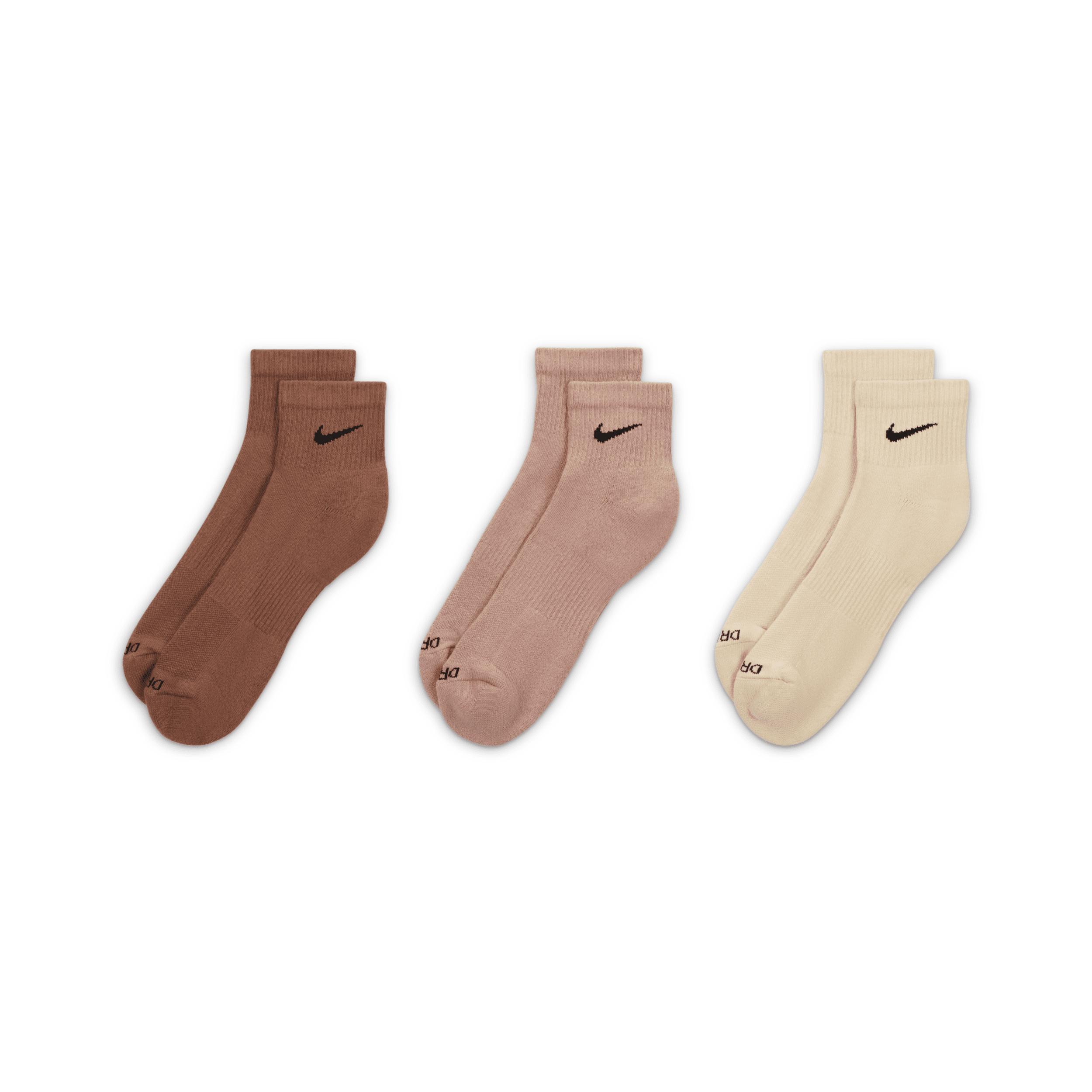 Nike Mens Everyday Plus Cushioned Training Ankle Socks (3 Pairs) Product Image