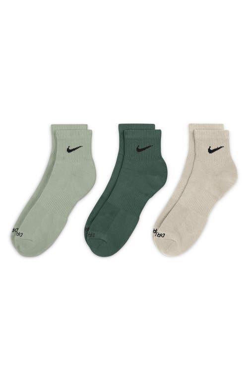 Nike Men's Everyday Plus Cushioned Training Ankle Socks (3 Pairs) Product Image