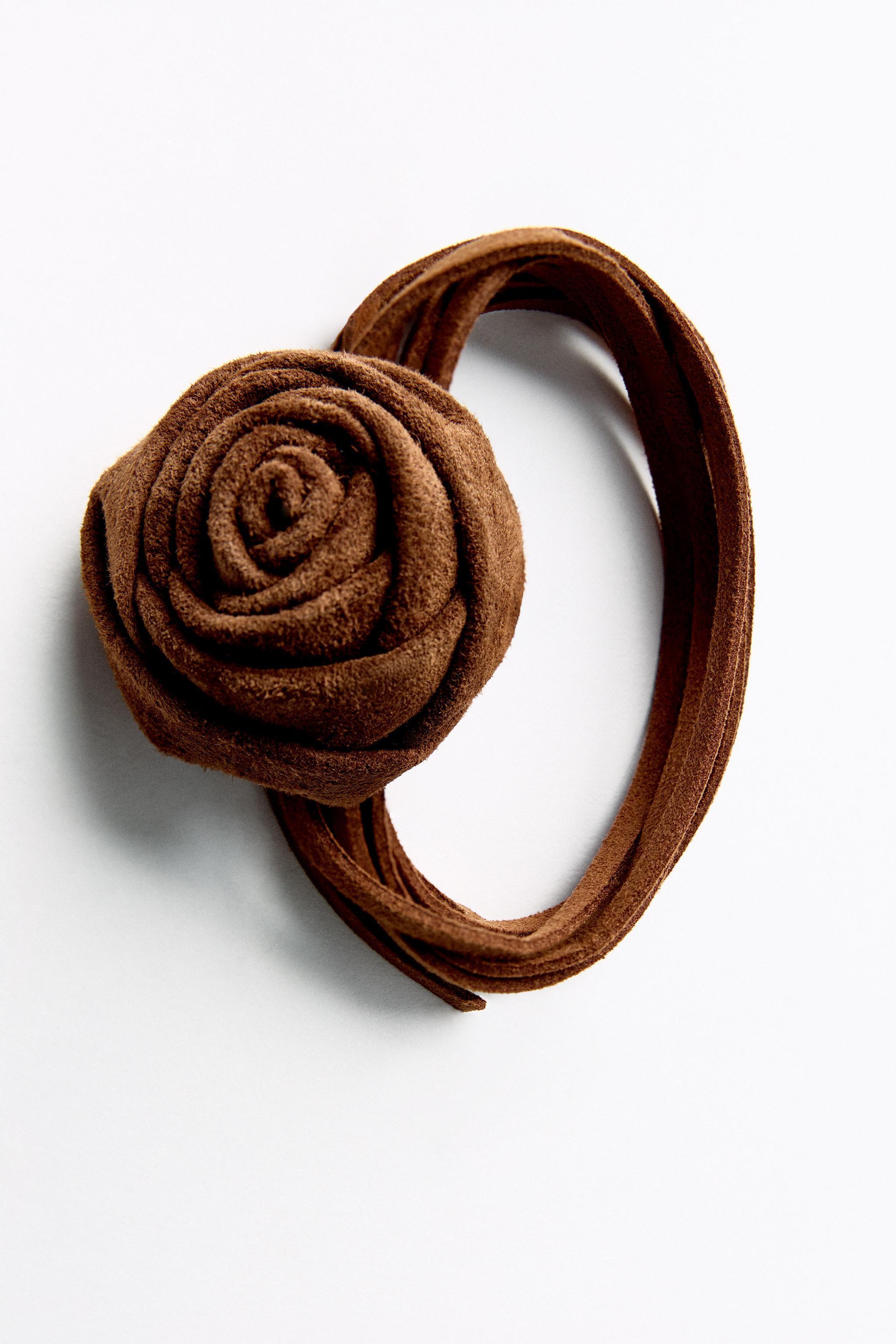 SUEDE LEATHER FLOWER CORD NECKLACE Product Image