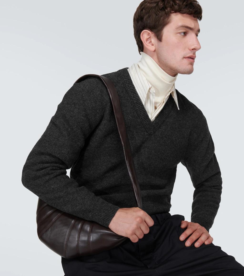 V-neck Wool Sweater In Bk Penguin Product Image