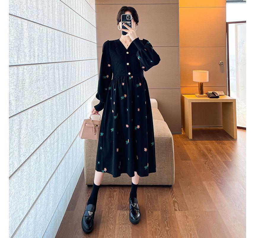 Maternity Long-Sleeve V-Neck Floral Embroidered Midi A-Line Knit Dress Product Image