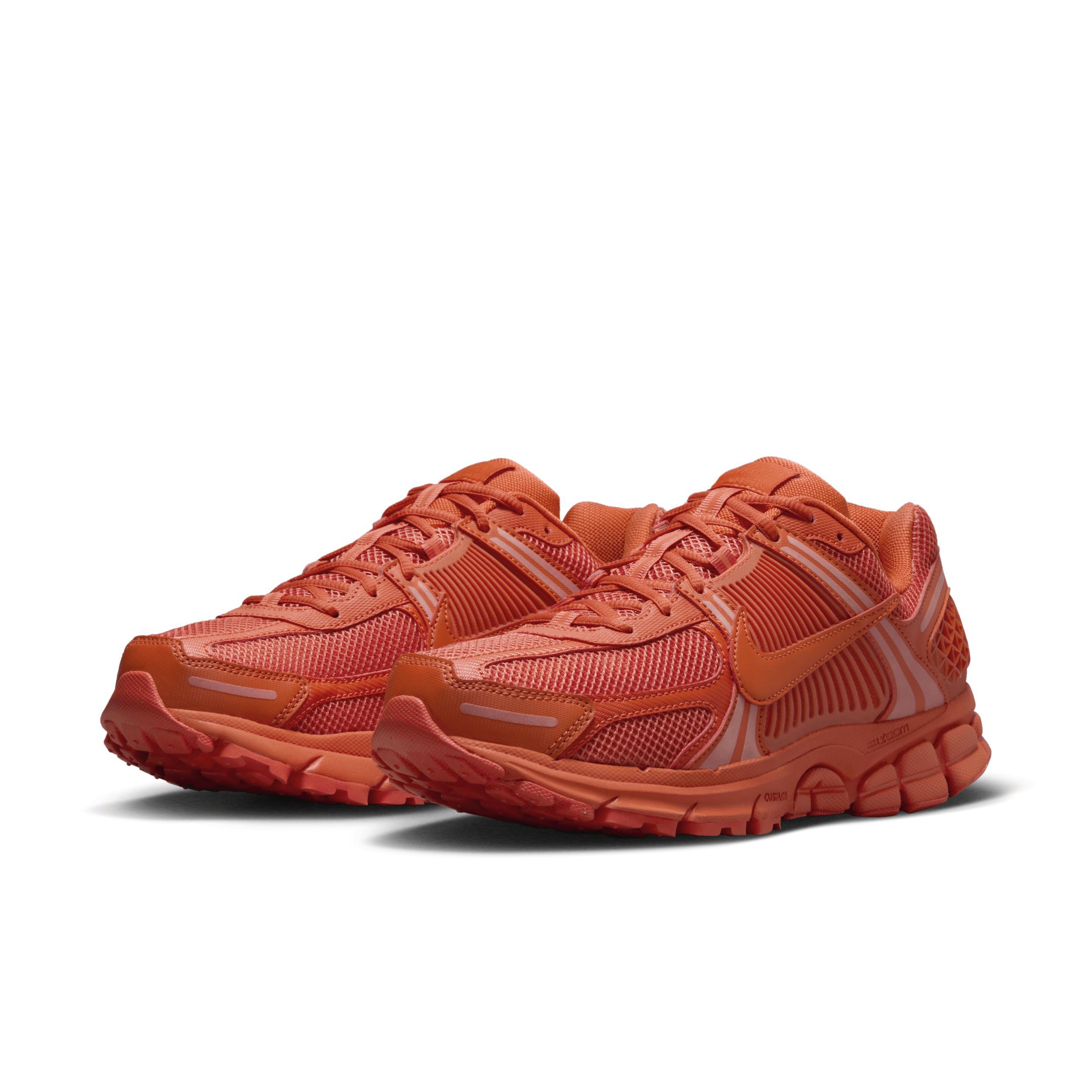 Nike Men's Zoom Vomero 5 Shoes Product Image