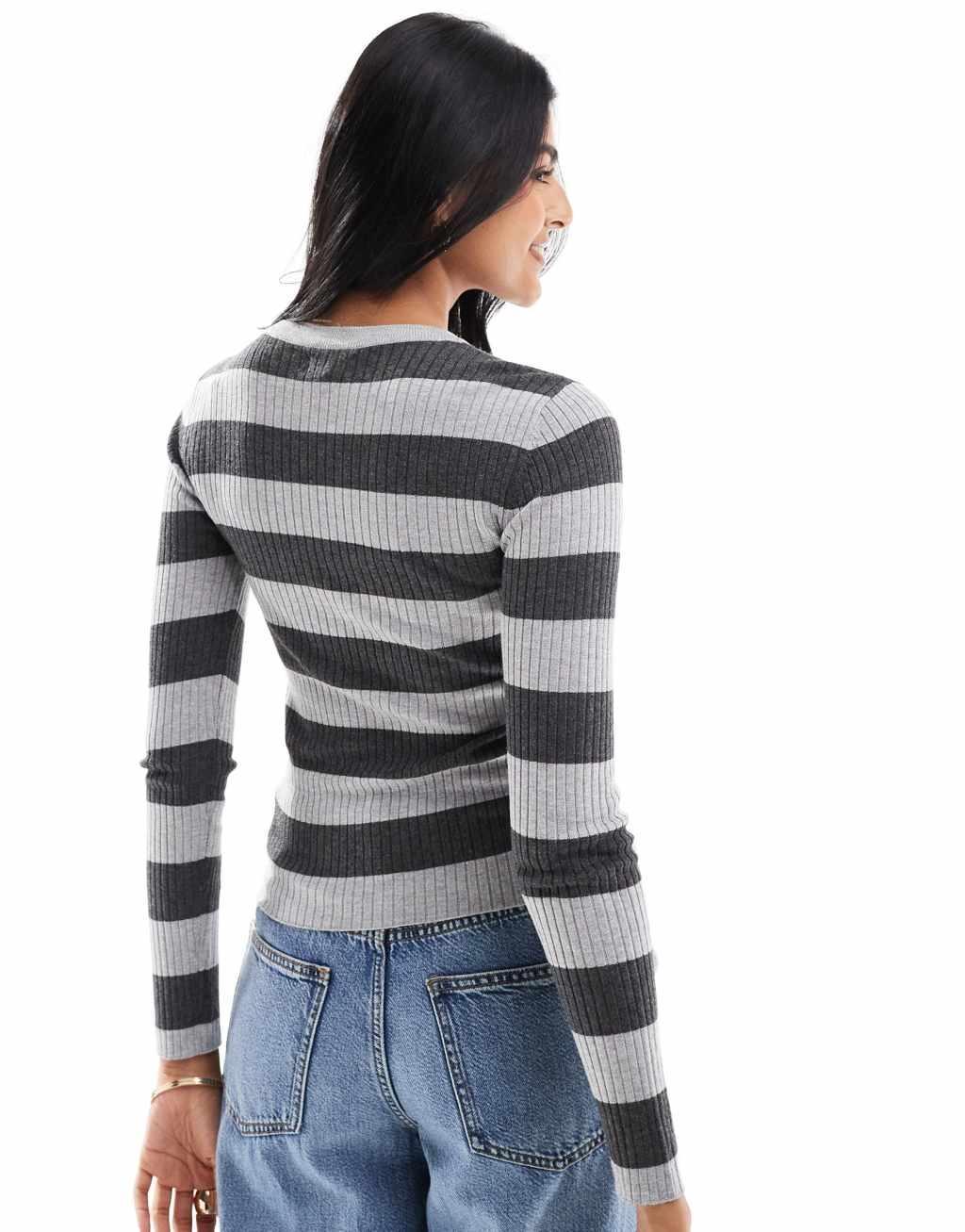 JDY round neck striped sweater in gray Product Image