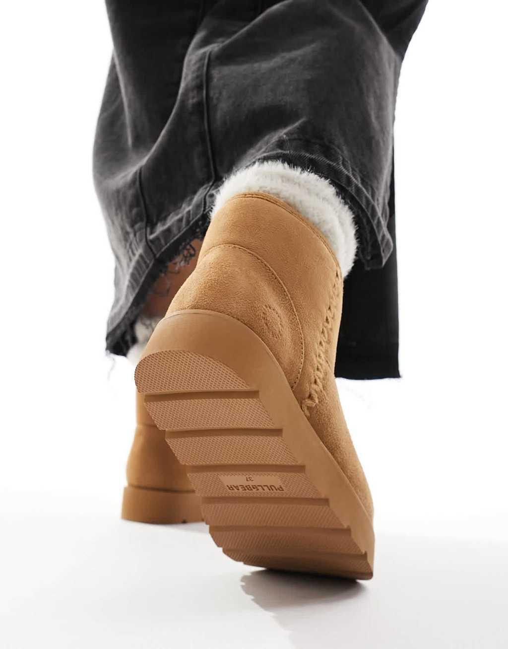 Pull&Bear cozy platform ankle boots in chestnut brown Product Image