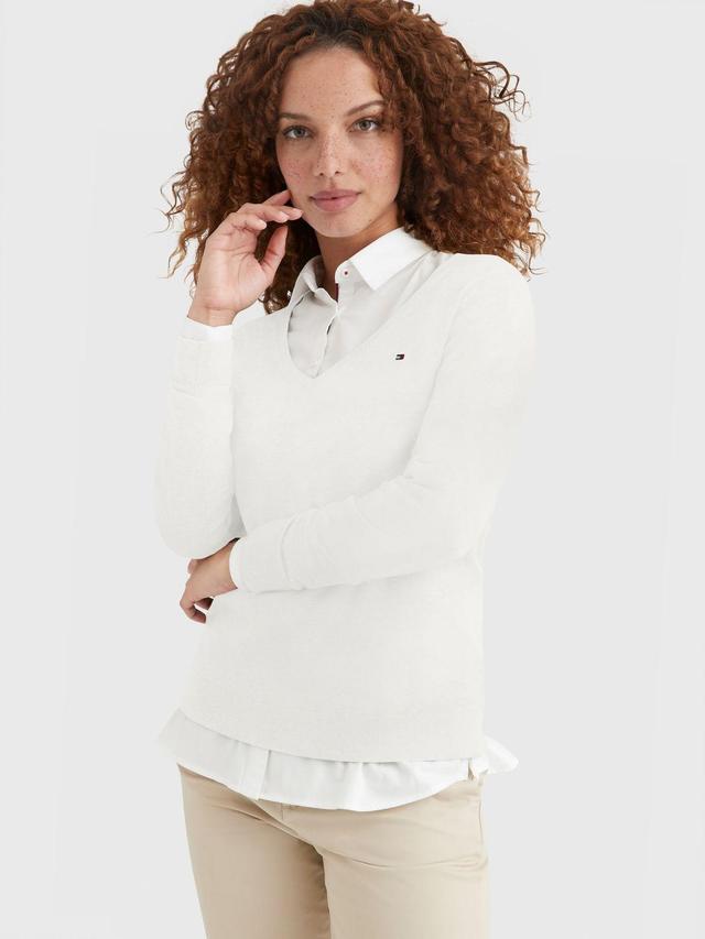 Tommy Hilfiger Women's Solid V-Neck Sweater Product Image