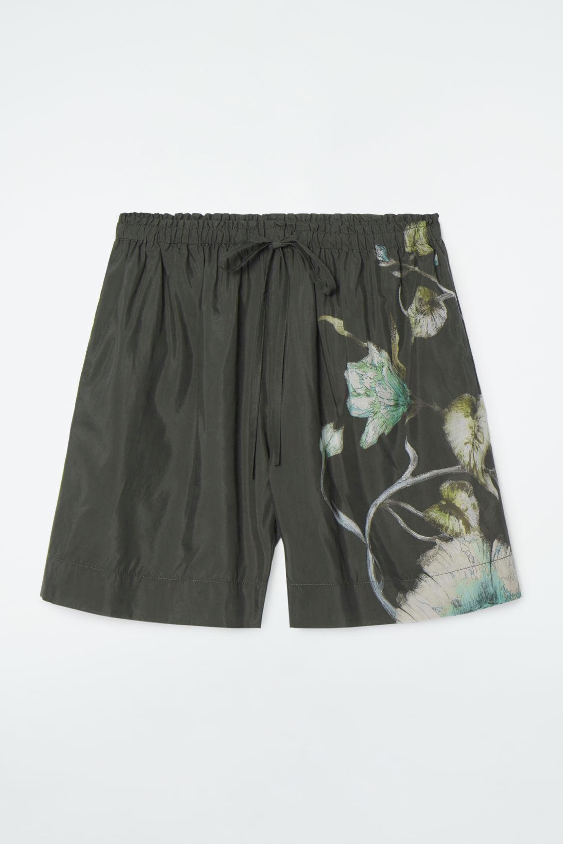 FLORAL DRAWSTRING SHORTS Product Image