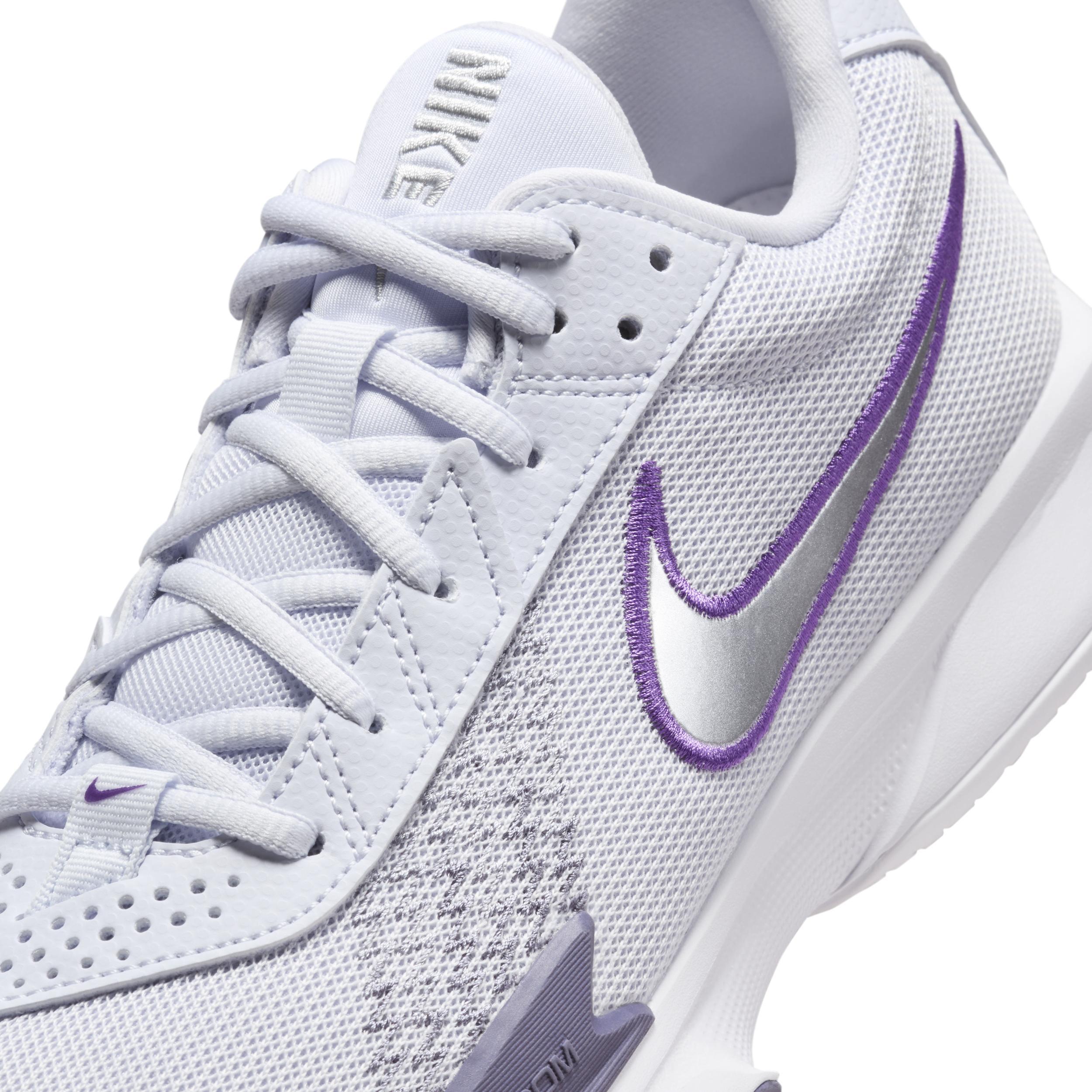 Nike G.T. Cut Academy Women's Basketball Shoes Product Image