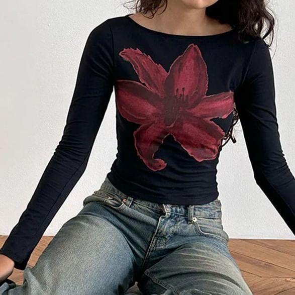 Long Sleeve Floral Print Cropped Tee Product Image