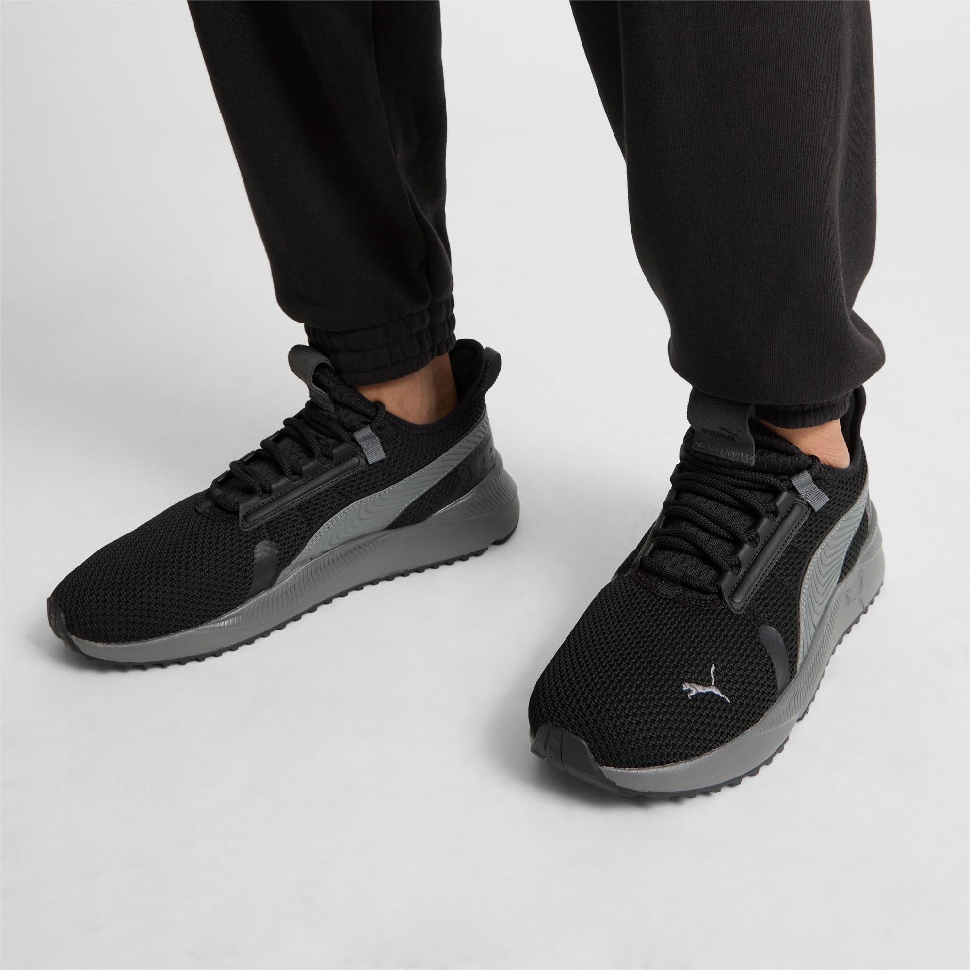 Pacer Street Men's Wide Sneakers Product Image