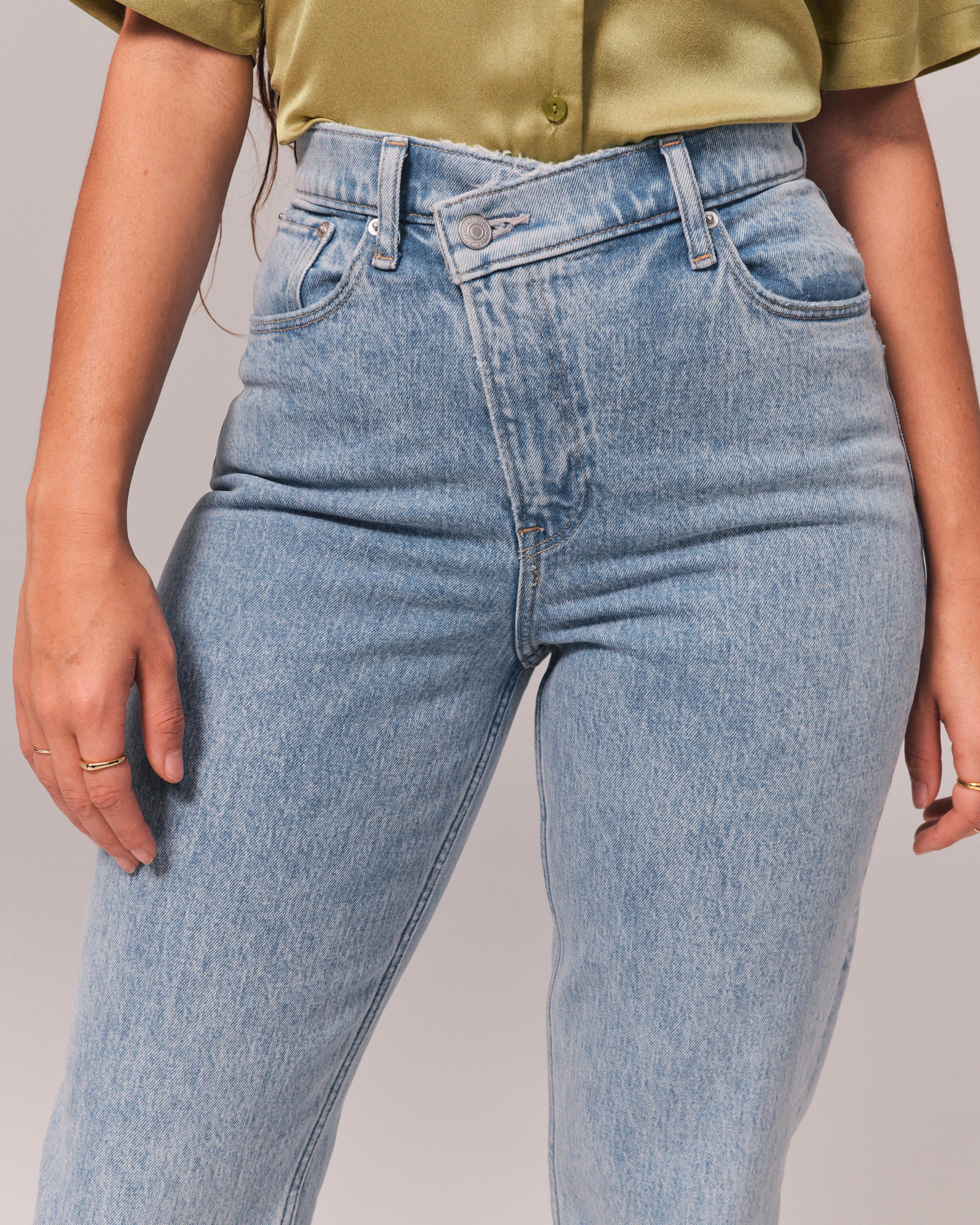 Curve Love Ultra High Rise 90s Straight Jean Product Image