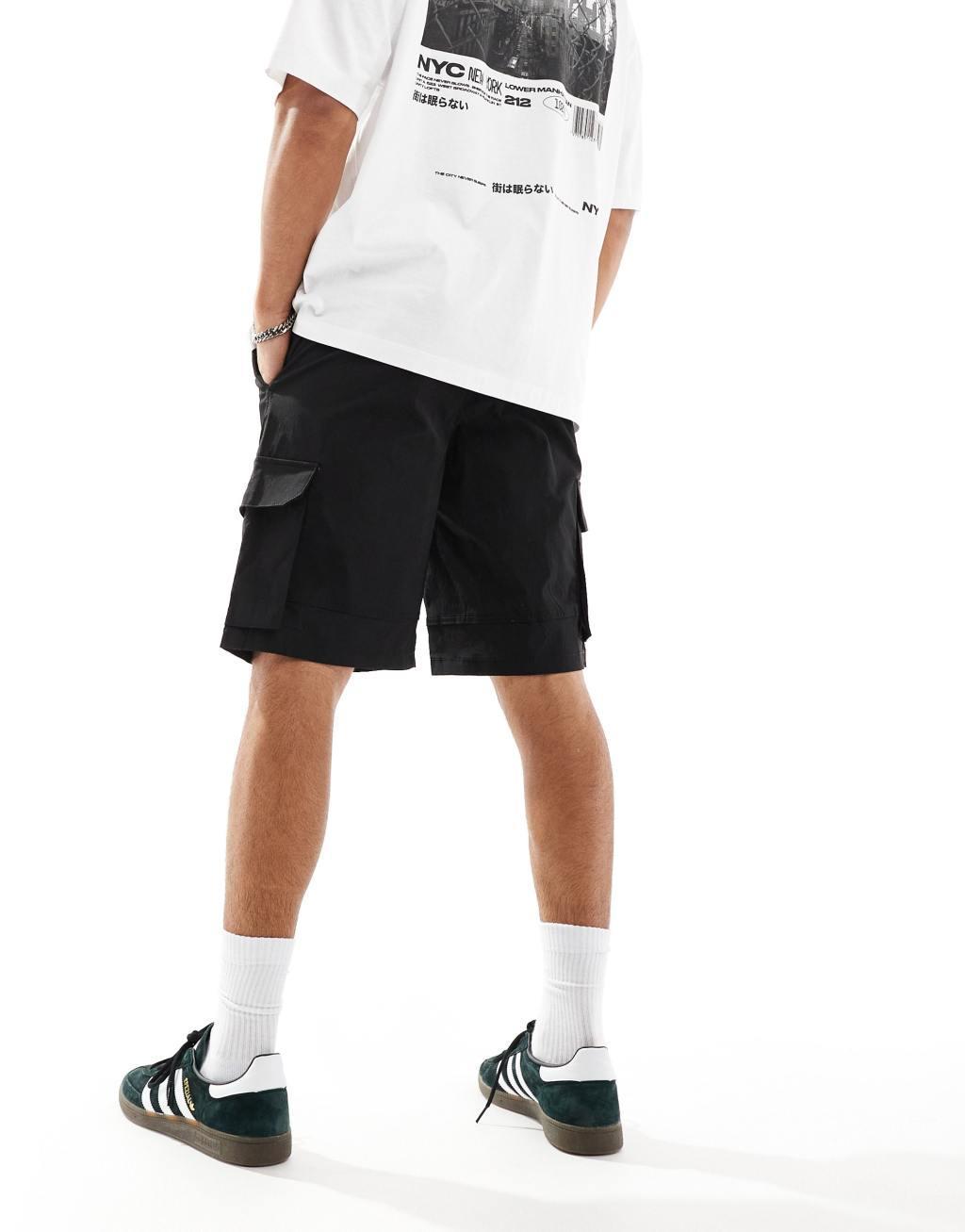 ADPT technical cargo short in black Product Image