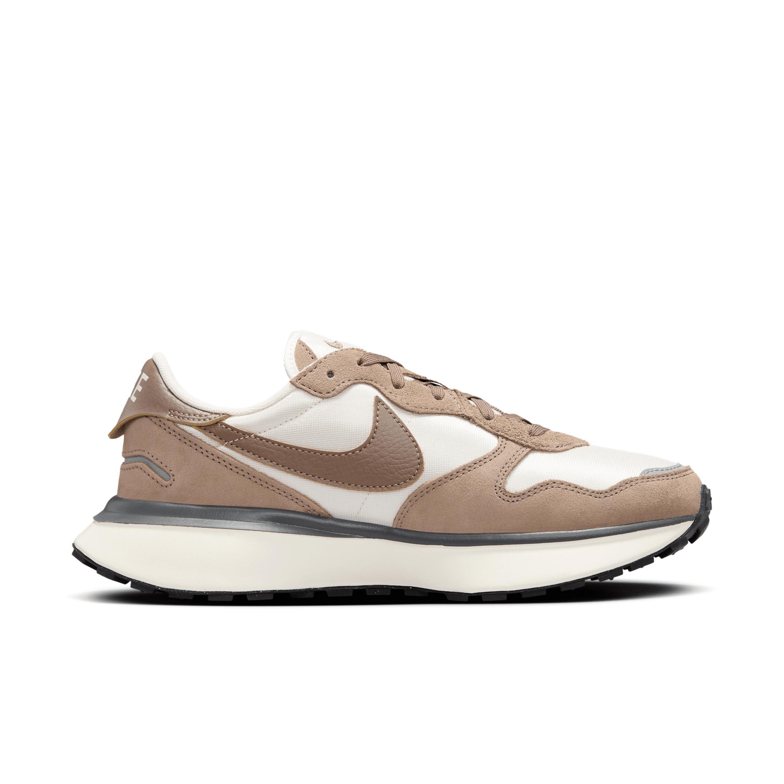 Nike Women's Phoenix Waffle Shoes Product Image