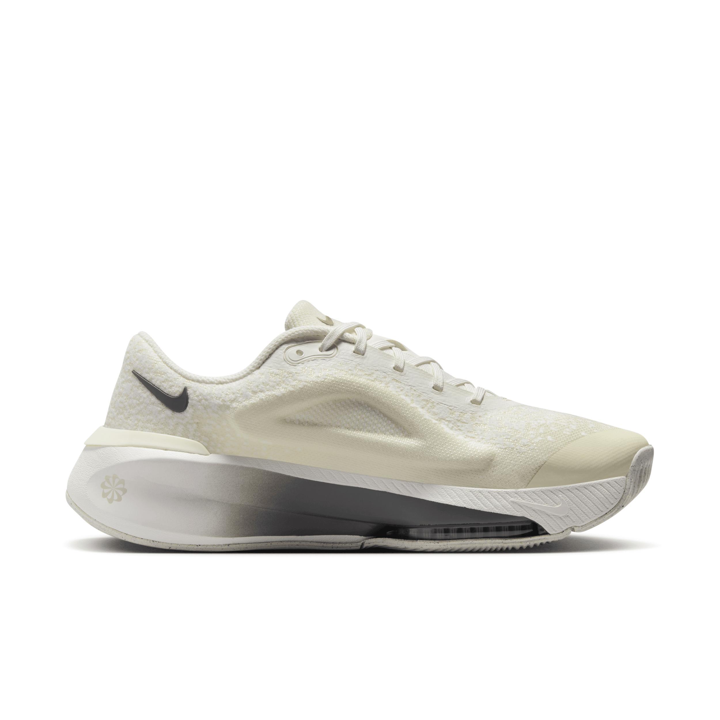 Nike Women's Versair Workout Shoes Product Image