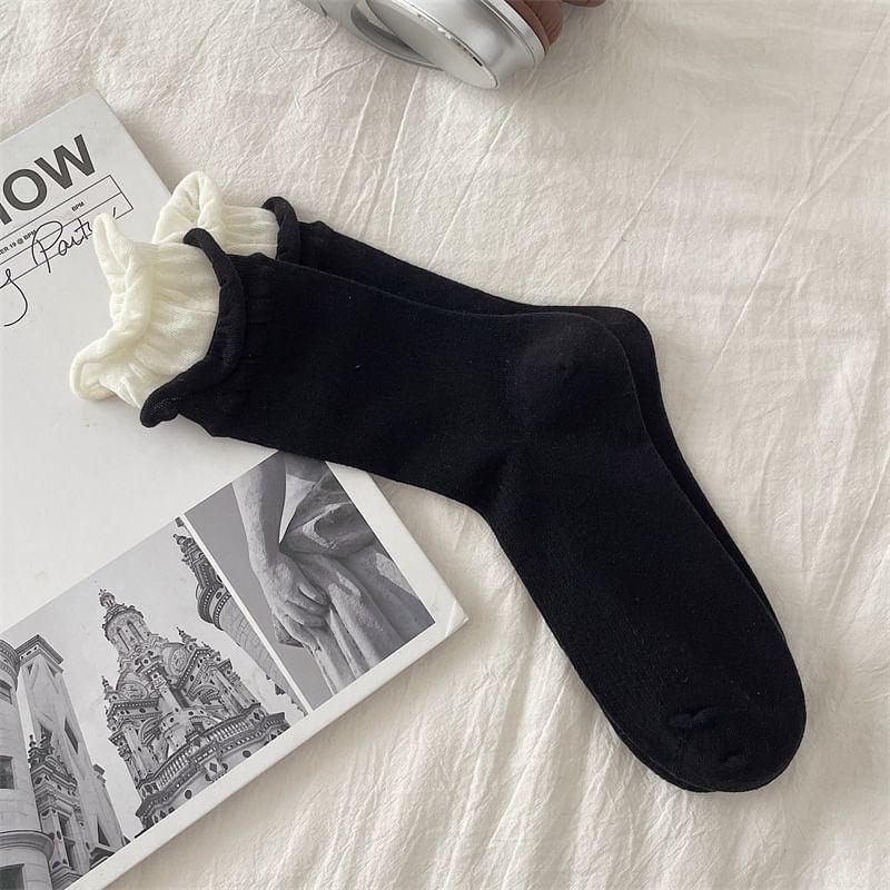 Mock Two Piece Short Socks Product Image