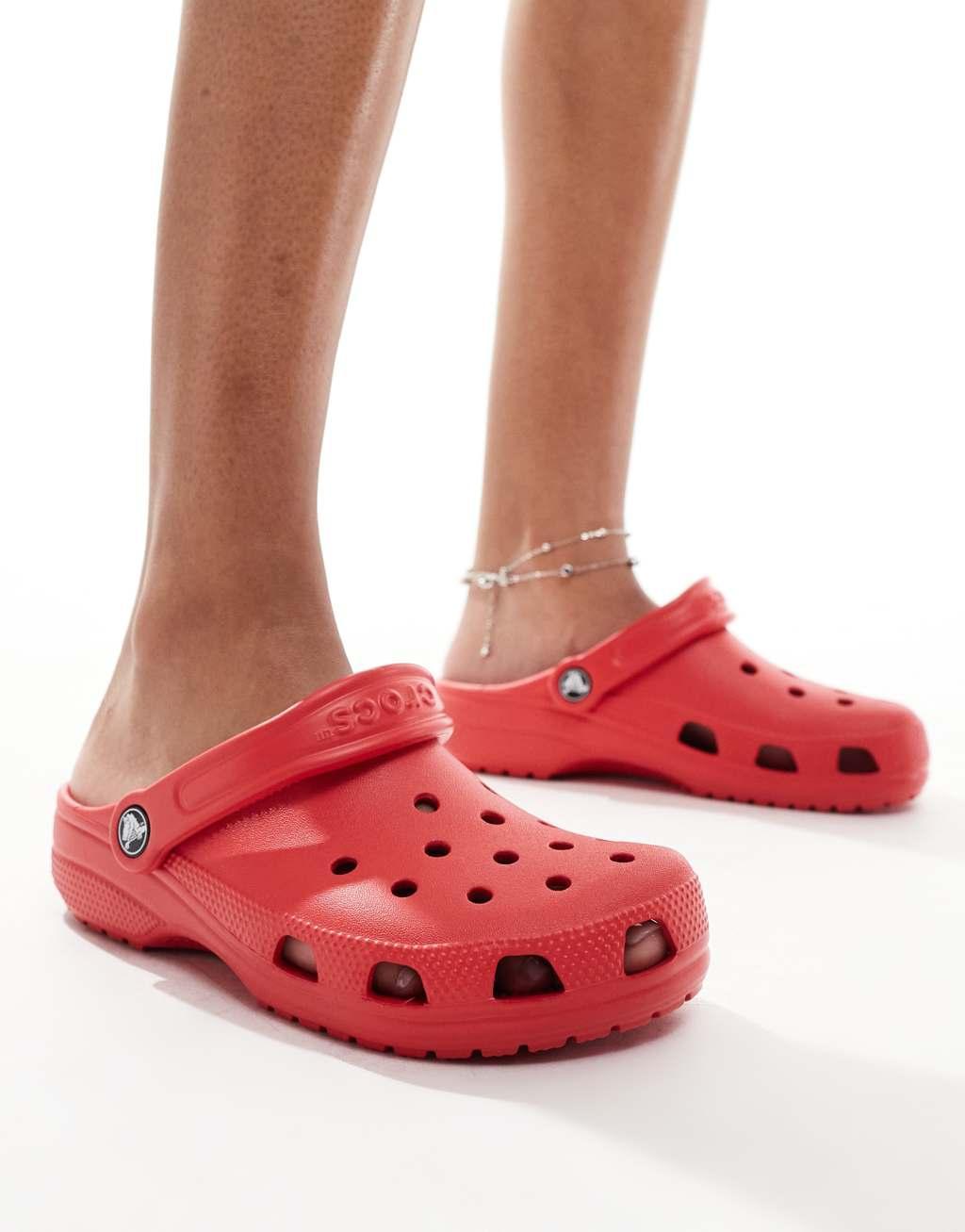 Crocs classic clog in varsity red Product Image