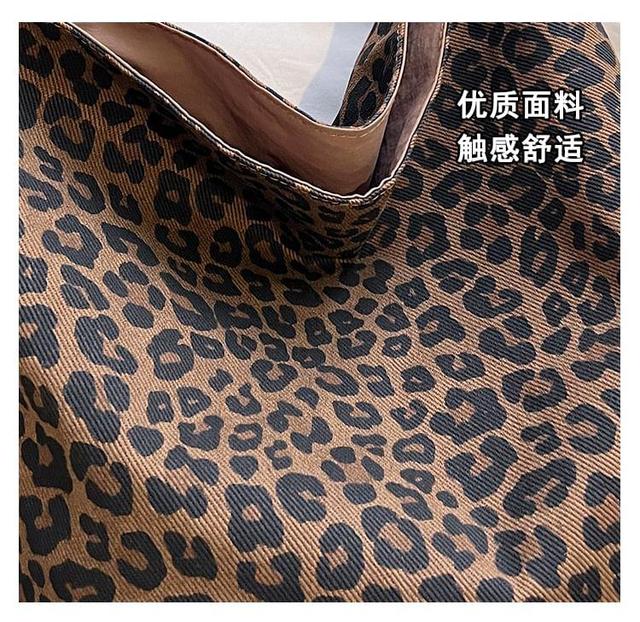 Leopard Lettering Print Reversible Tote Bag Product Image