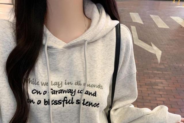 Long Sleeve Lettering Print Loose-Fit Hooded Sweatshirt Product Image