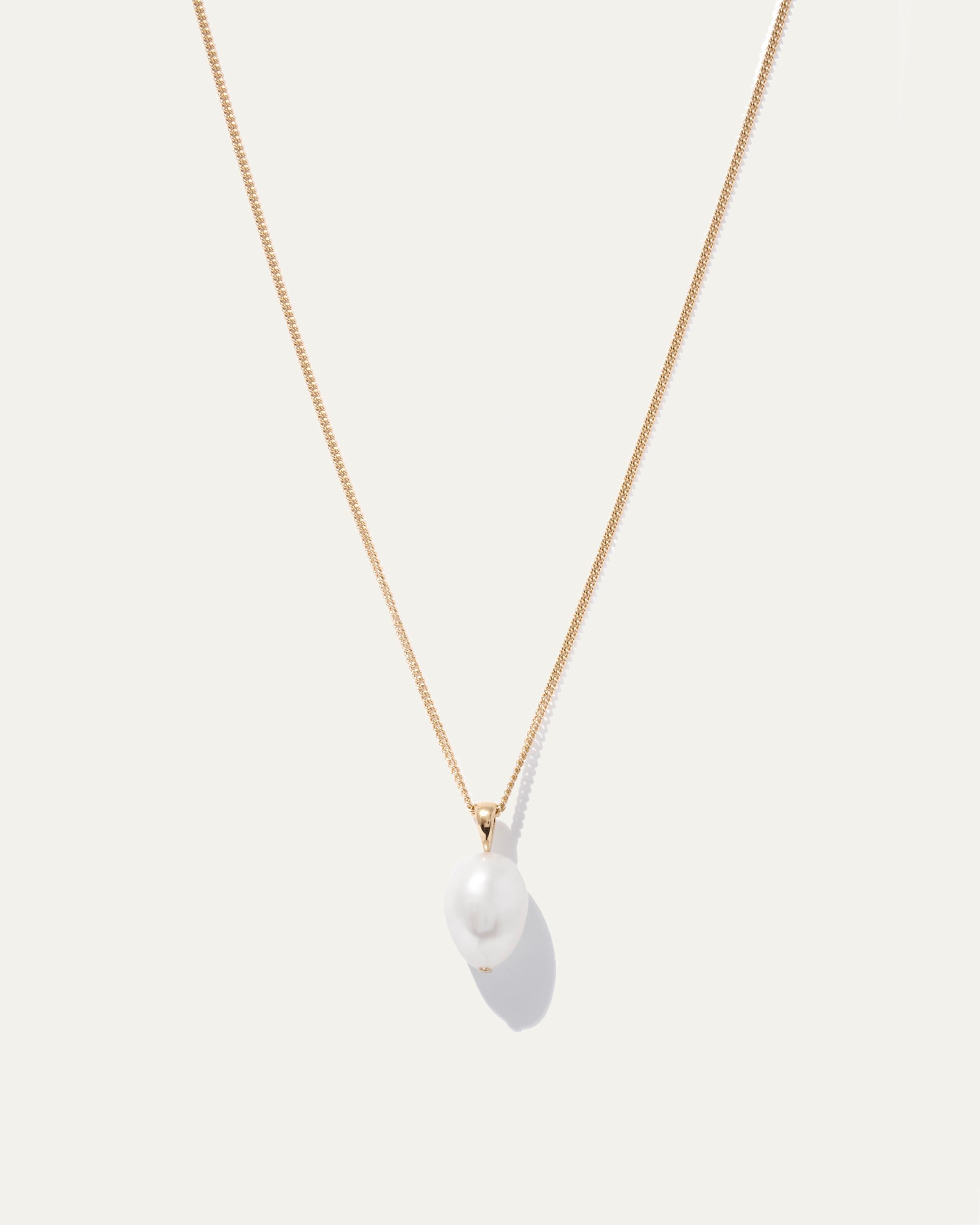 Rhiannon Bold Pearl Pendant Necklace Product Image