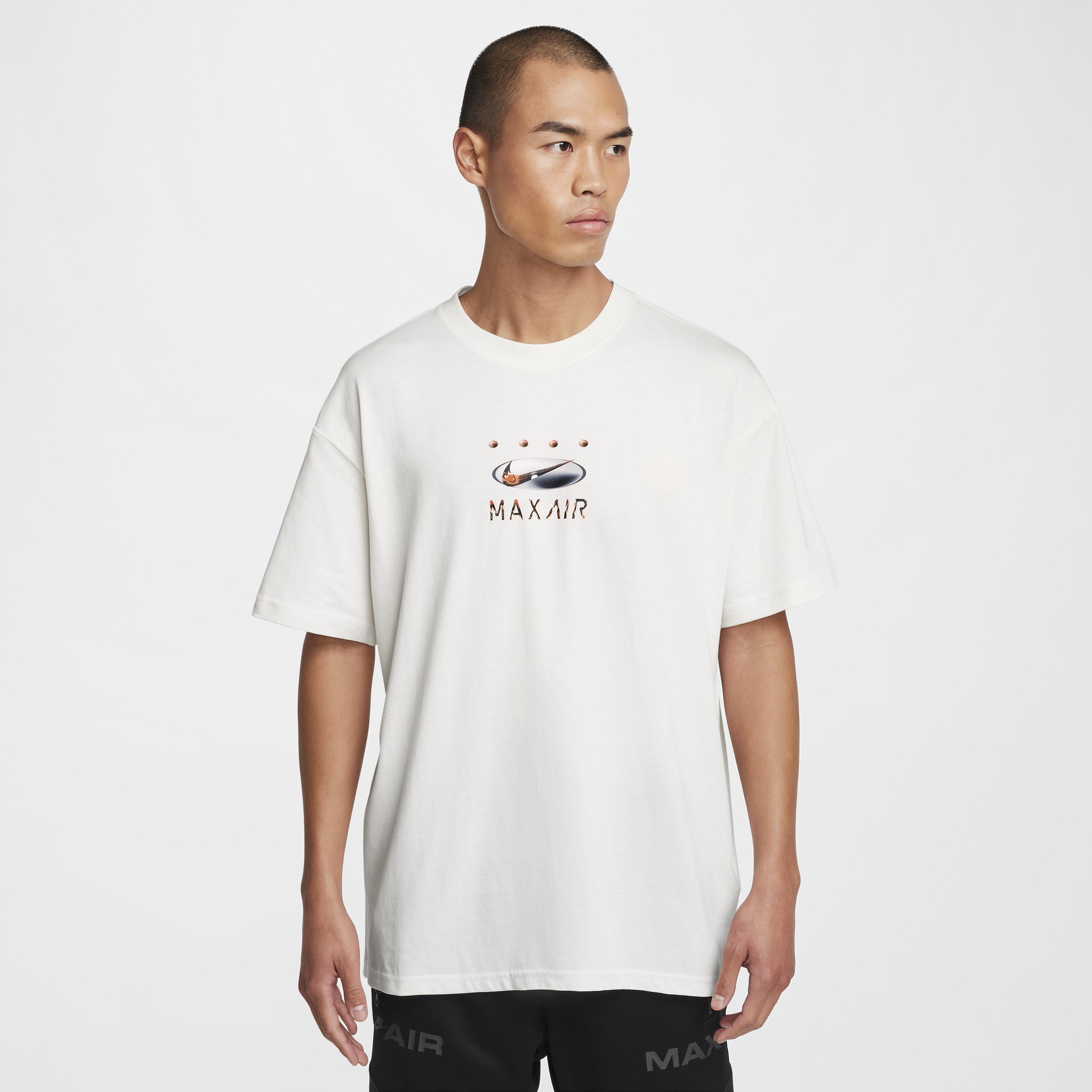 Nike Sportswear Men's Max90 T-Shirt Product Image