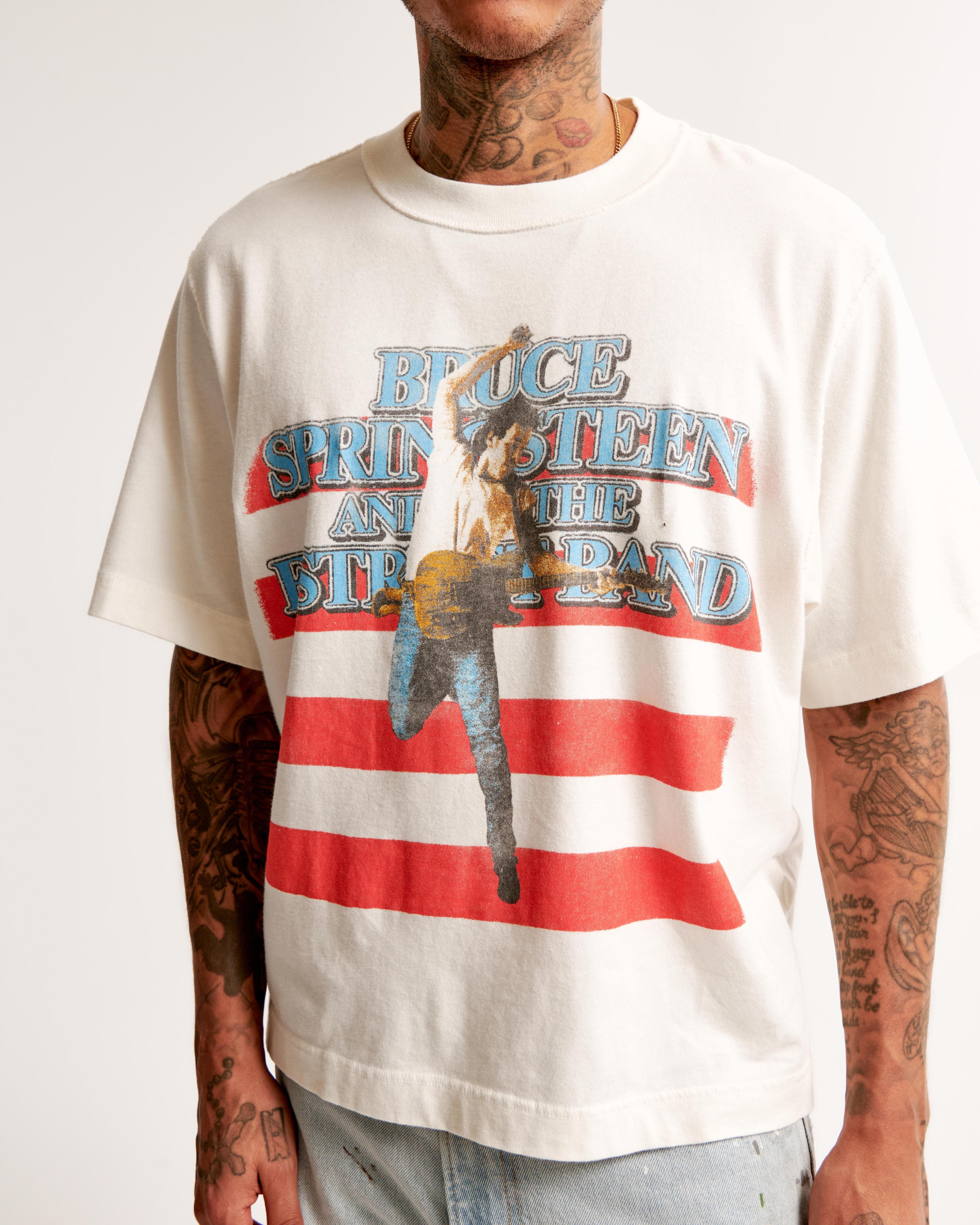 Cropped Oasis Graphic Tee Product Image