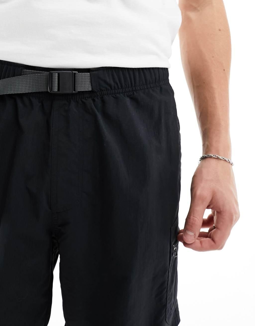 Columbia Mountaindale shorts in black Product Image