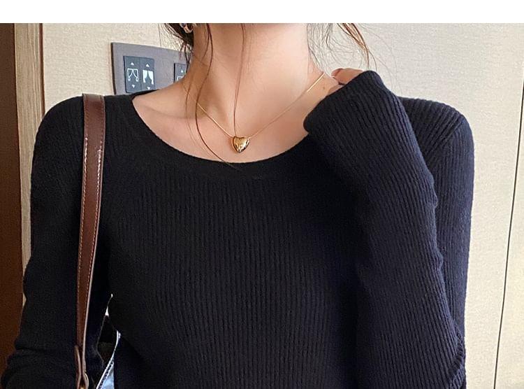 Long-Sleeve Round Neck Ribbed Knit Top Product Image