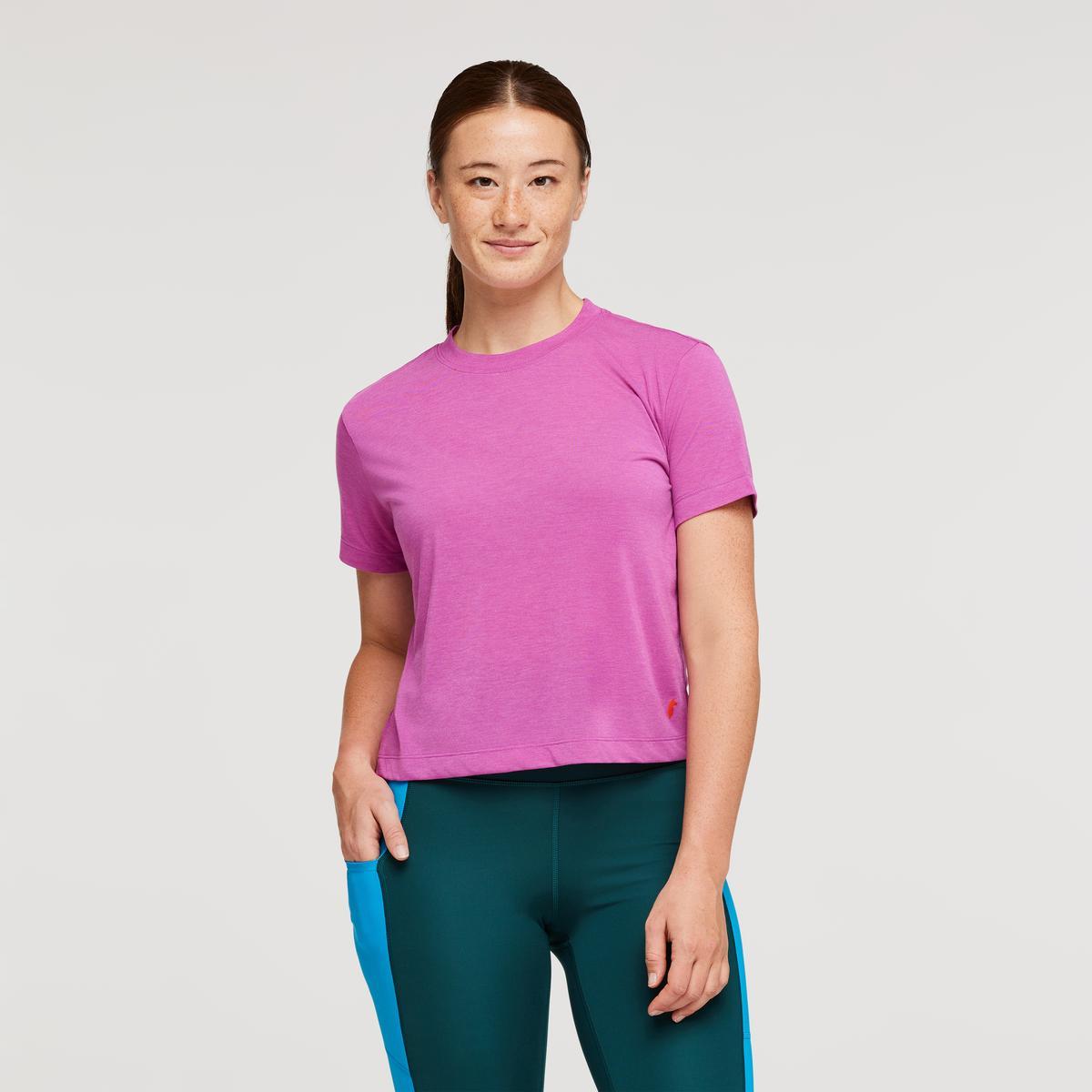 Paseo Travel Crop T-Shirt - Women's Female Product Image