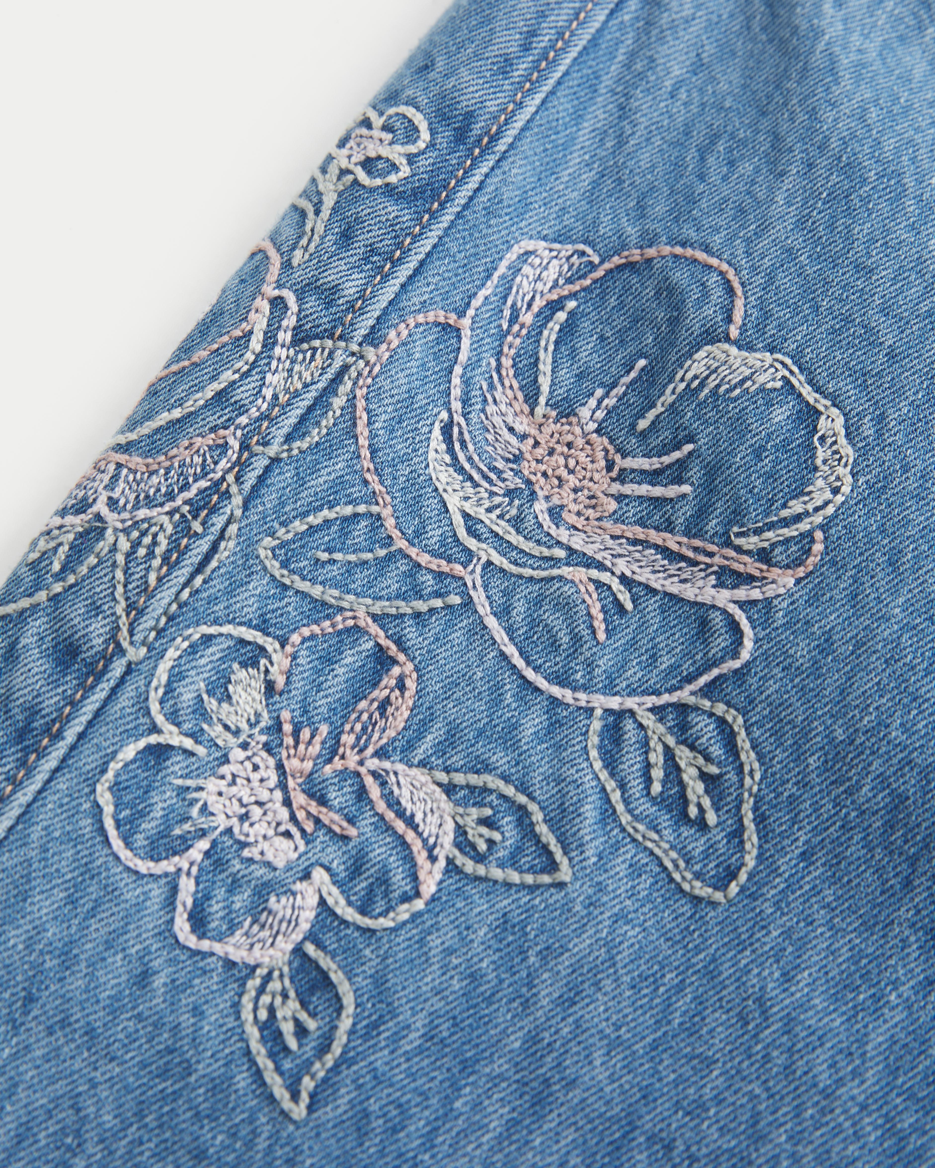 Low-Rise Floral Embroidered Medium Wash Super Baggy Jeans Product Image