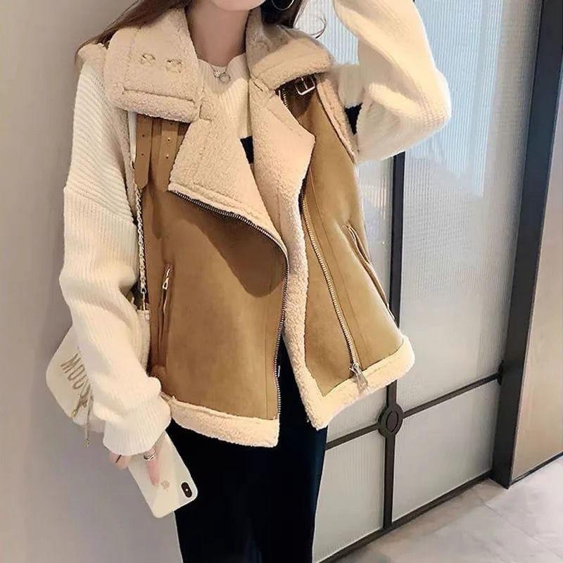 Sleeveless Lapel Neckline Faux Shearling Vest Product Image