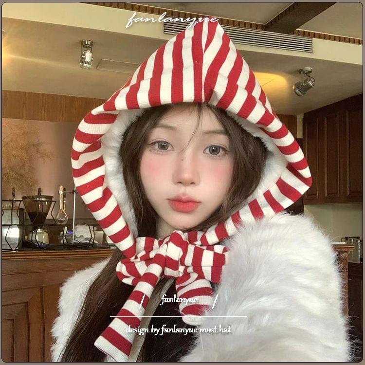 Plaid Bonnet Hat Product Image