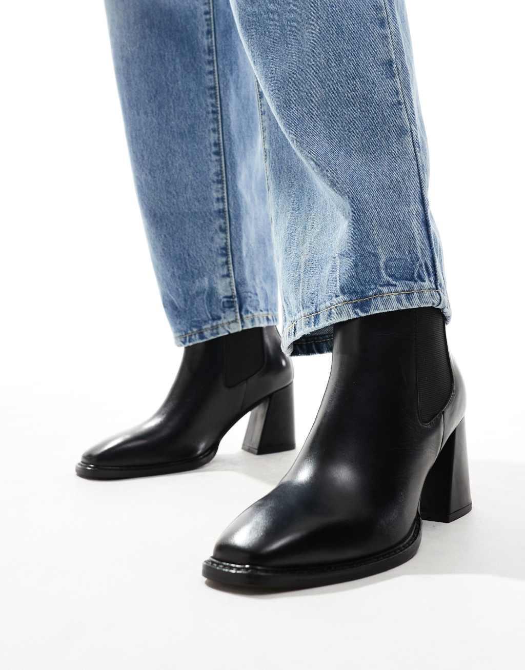 Walk London Frankie boot in black leather Product Image