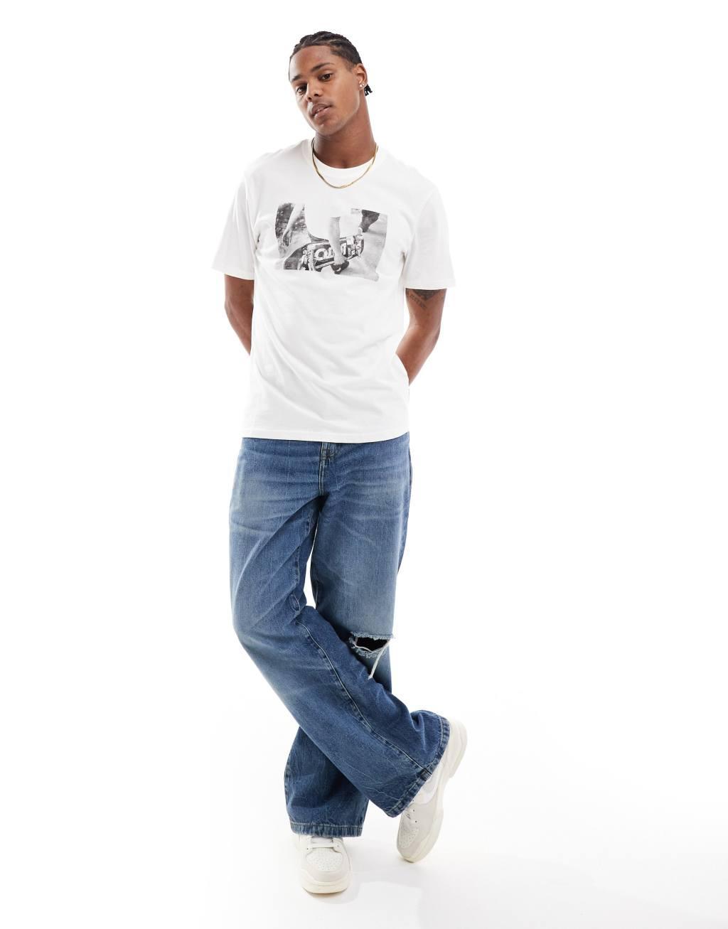 ONLY & SONS regular T-shirt with skateboard print in white Product Image