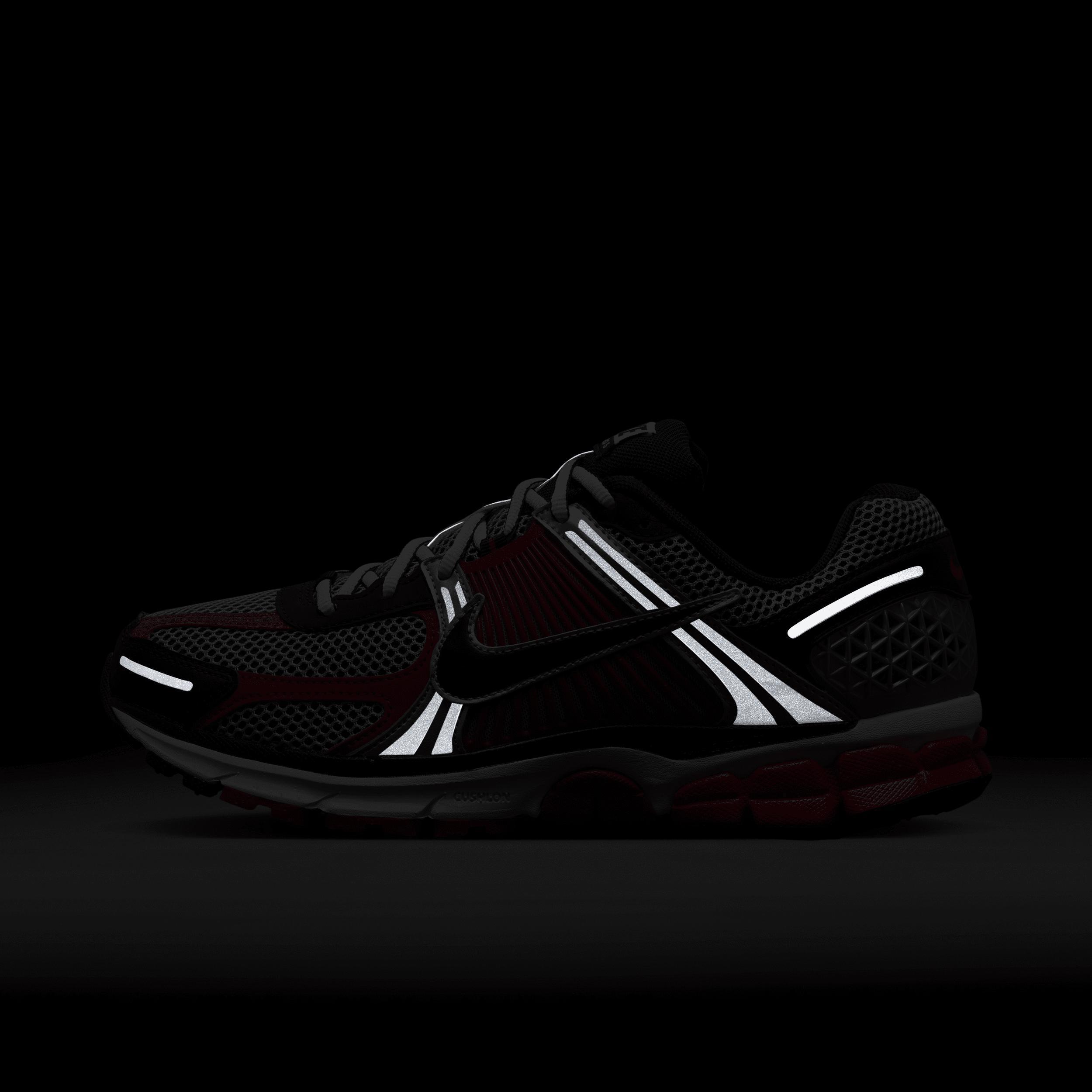 Nike Men's Zoom Vomero 5 Shoes Product Image